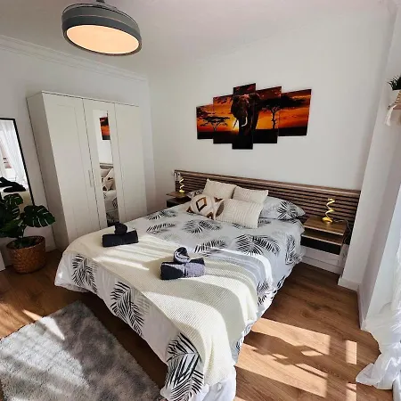 El Conde Del Pilar Apartment